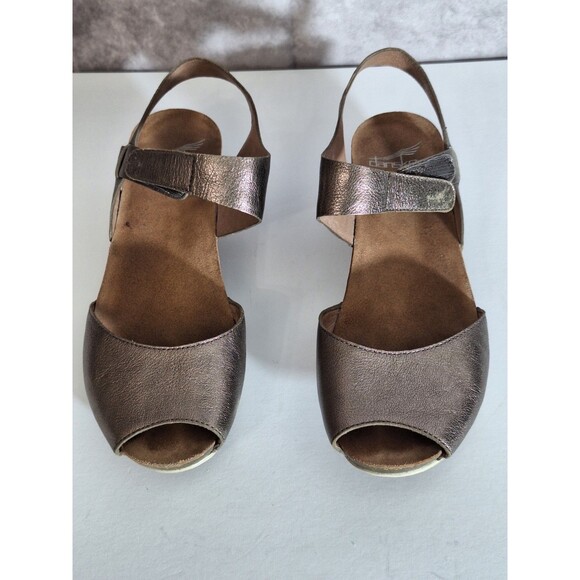 Dansko Vera Sandals Sz 39 US 9 Metallic Pewter Peep Toe Adjustable Strap Casual - Picture 2 of 14
